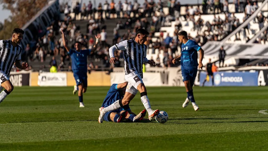 Meciurile de fotbal din Capitală, suspendate: FCSB și Dinamo în căutarea unei soluții