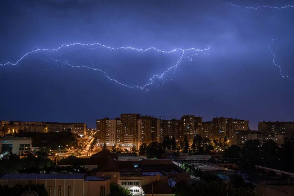 Fenomen meteorologic extrem: Cod galben de vijelii și vânt puternic afectează Argeșul