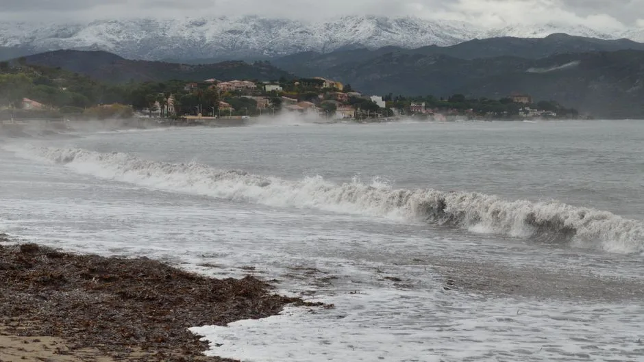 Vremea se răcește brusc în Argeș: Cod portocaliu de vreme severă în 17 județe