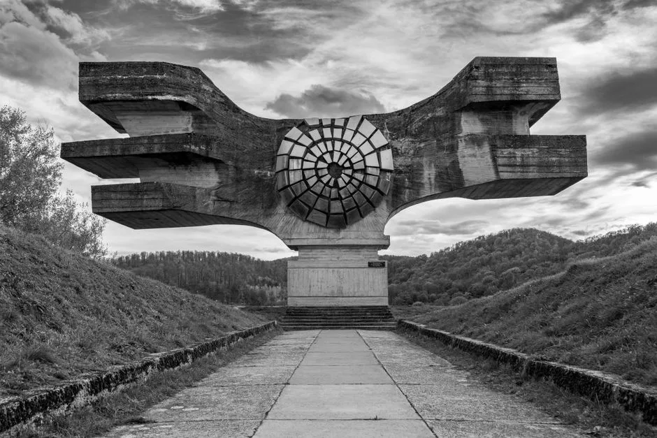Un monument istoric în pericol: Zidul bisericii fortificate din Moșna s-a prăbușit parțial