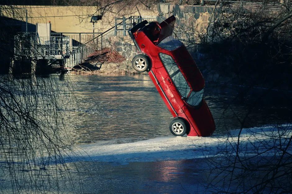 Incident îngrijorător în Canalul Mânecii: Focuri de armă trase de o navă de război rusă asupra unui iaht