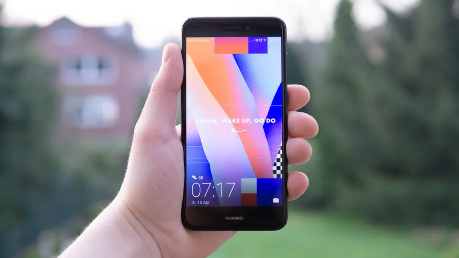 Huawei își pregătește terenul pentru o competiție acerbă cu noul iPhone 15