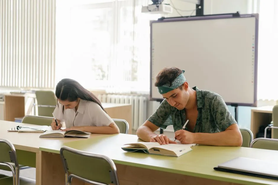 BAC 2026: Ce subiecte au fost incluse la Matematică pe profilurile Mate-Info, Tehnologic și Științele-naturii