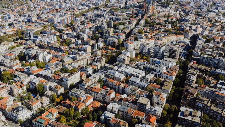 Impactul creșterii urbanizării asupra percepției căldurii în orașele din Argeș