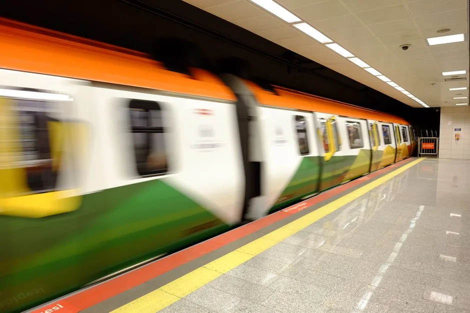 Angajată Metrorex, victimă a inundațiilor subterane: Sindicaliștii cer măsuri urgente