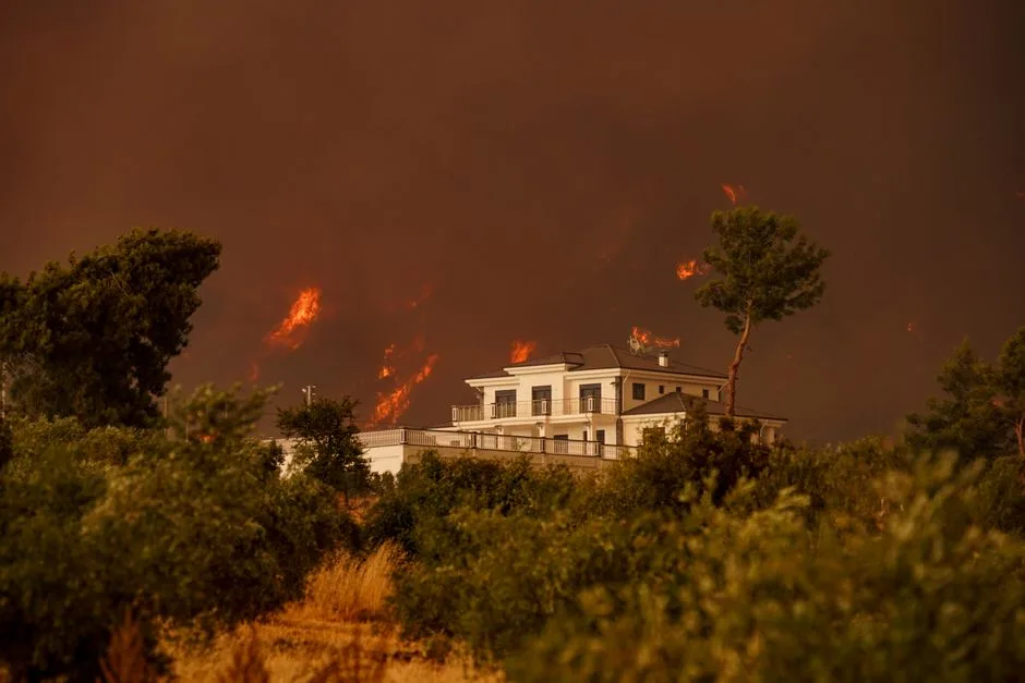 Incendii devastatoare în Spania: 12 vieți pierdute în lupta cu flăcările