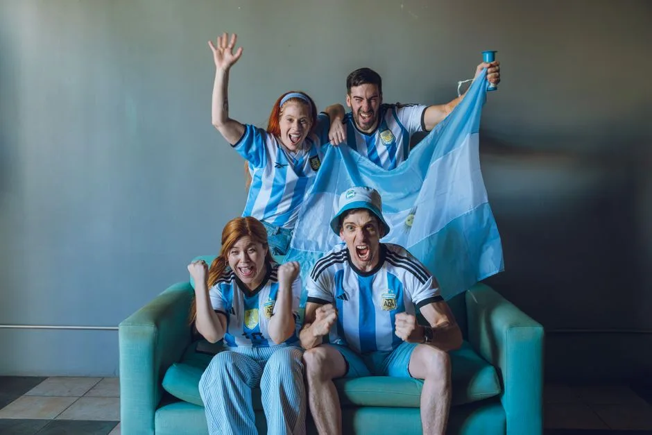 Argentina înfruntă Spania în finala Cupei Mondiale 2026 după o victorie dramatică împotriva Angliei