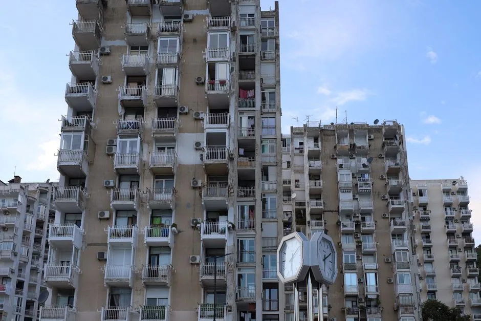 Paradoxul pieței imobiliare românești: vânzări în scădere, dar prețuri în creștere
