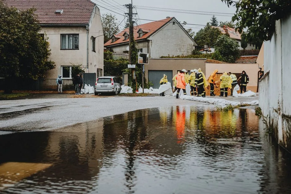 Cod Roșu de Inundații pe Râurile din Dâmbovița și Prahova: Măsuri de Precauție pentru Locuitorii din Argeș