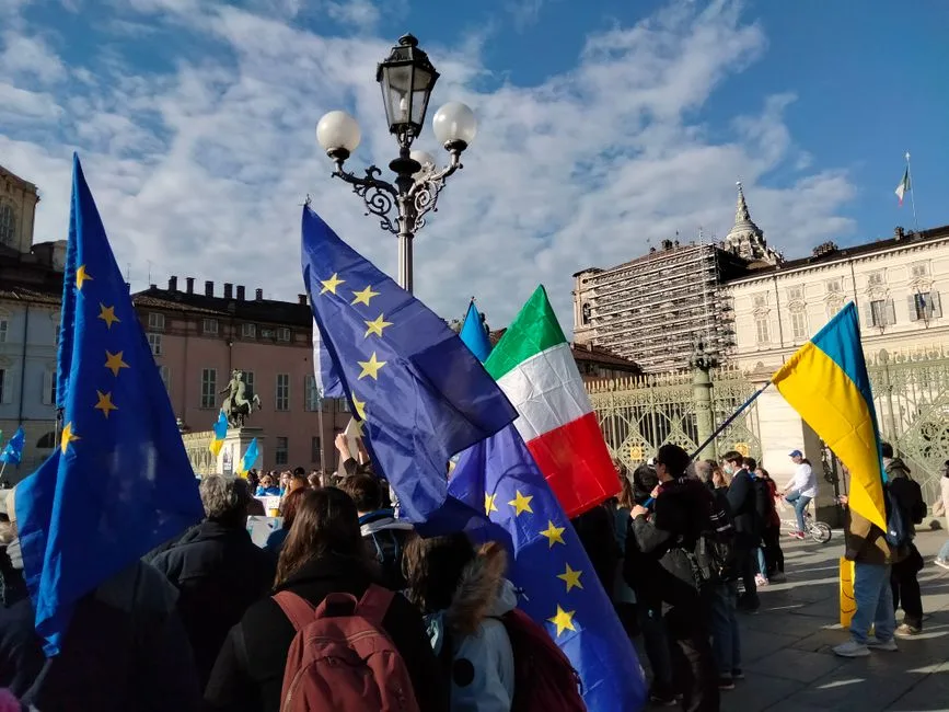 Statele Unite își redefinisc strategia militară în Europa: Implicații și perspective