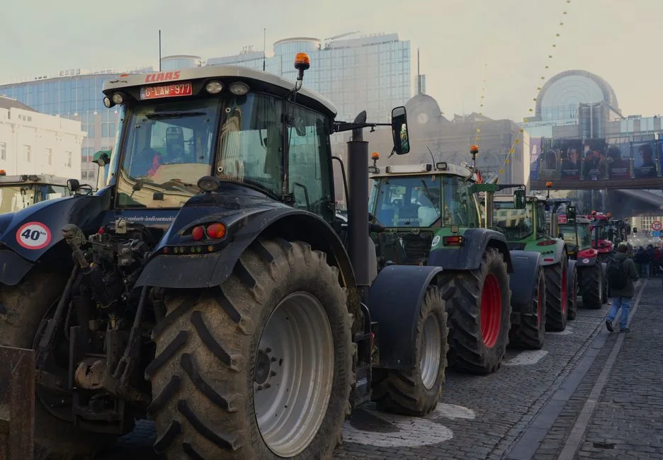 Fermierii din România protestează: măsuri drastice care amenință agricultura națională