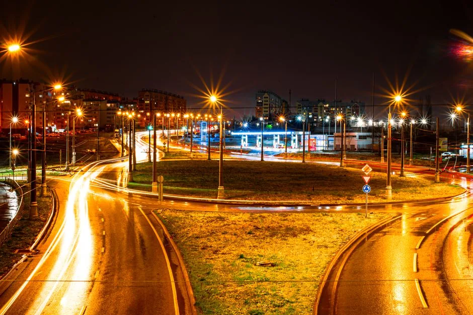 Companii de transport din România, victimele unei rețele de infractori bulgari care clonează carduri