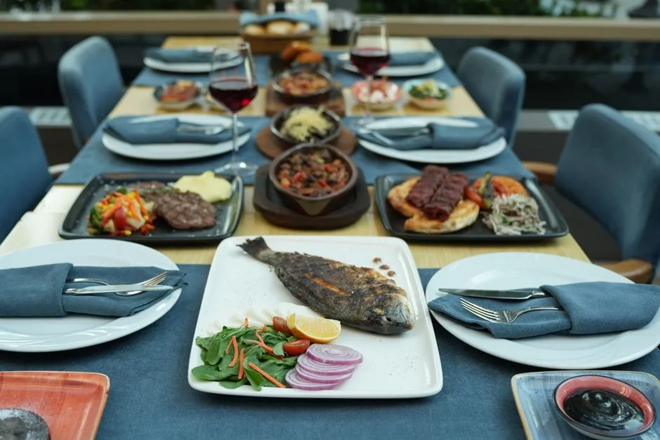 Cât te costă o masă la restaurantul de lux din Saint-Tropez, frecventat de celebrități