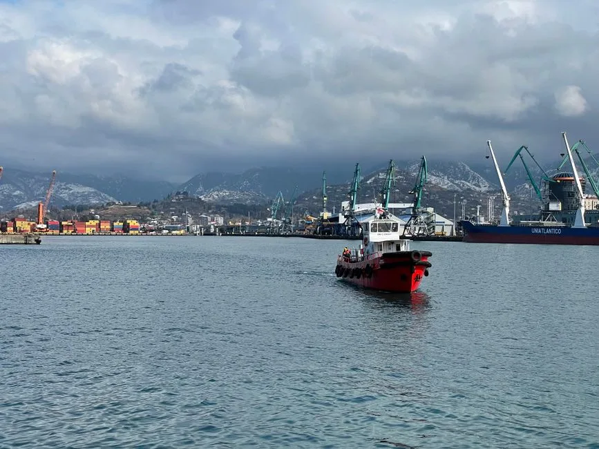 Atac asupra portului ucrainean: trei nave de război distruse, o nouă escaladare a conflictului