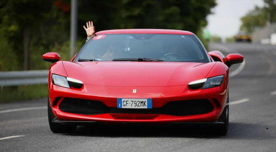 Primul Ferrari electric, vândut la o licitație, a stabilit un nou record mondial