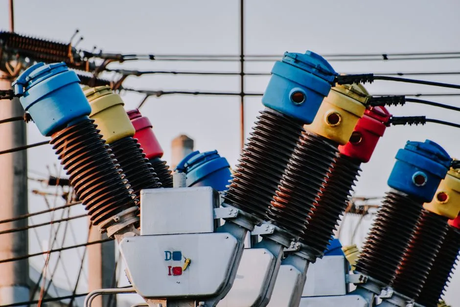 Cresterea tarifelor la curentul electric: impactul asupra consumatorilor din Argeș