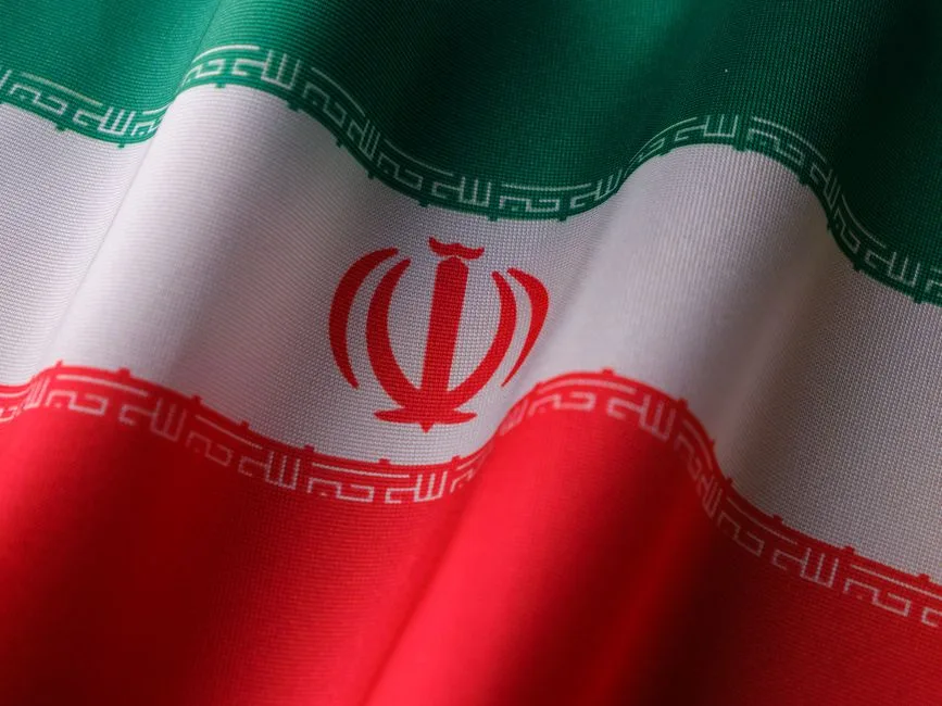 Iranul și Rusia propun o alternativă la dolarul american în cadrul BRICS