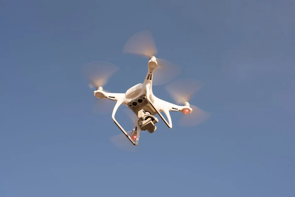Drone neidentificate în apropierea graniței României: MApN emite un avertisment