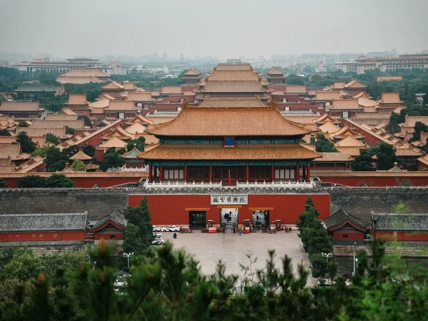UE solicită Chinei restricționarea exporturilor de automobile hibride pentru a proteja industria europeană