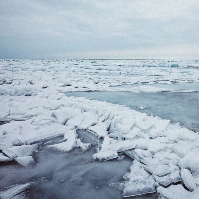 Un val de frig polar aduce primele ninsori în România
