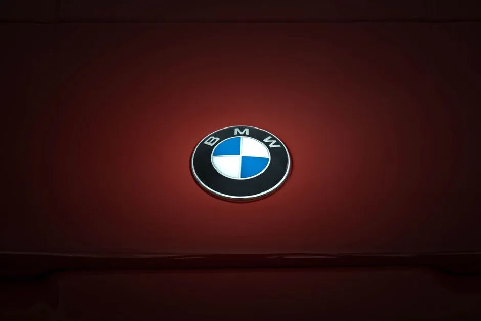 Noua evoluție a BMW Seria 3: sedanul iconicul primește propulsie puternică, cu motoare de până la 443 CP