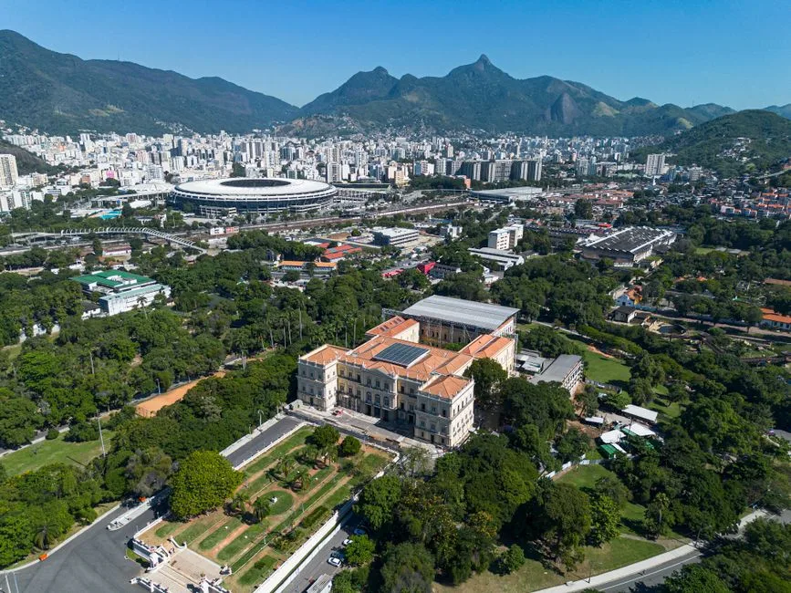 Alegerile prezidențiale din Brazilia: O confruntare decisivă între Bolsonaro și Lula