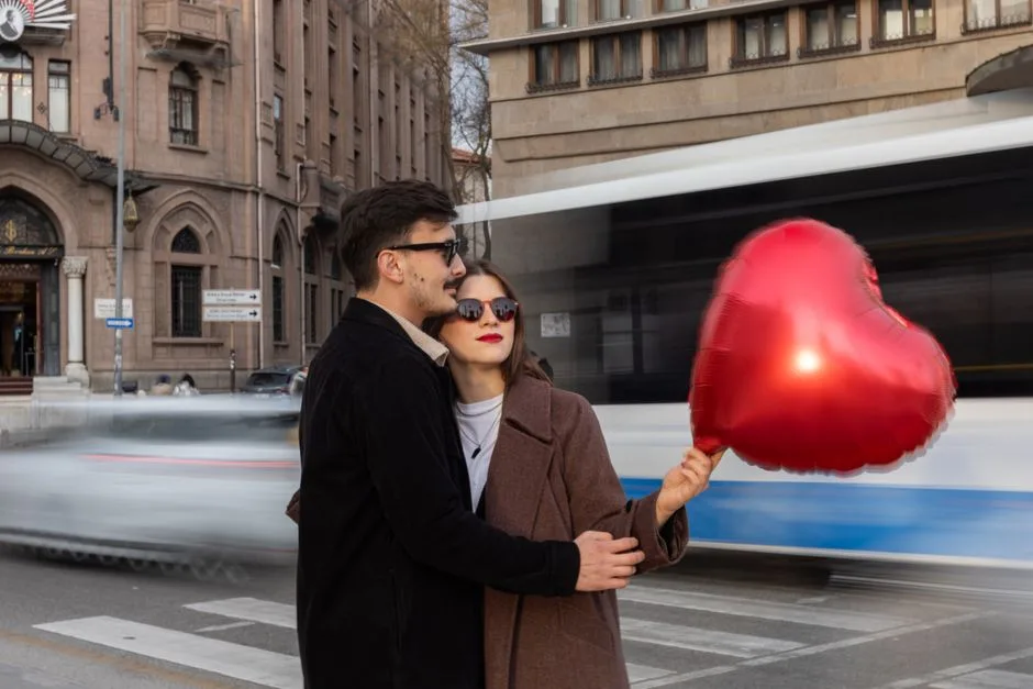 Iubitul Valentinei, tânăra găsită fără viață în valiză, a fost adus în România pentru a răspunde în fața justiției