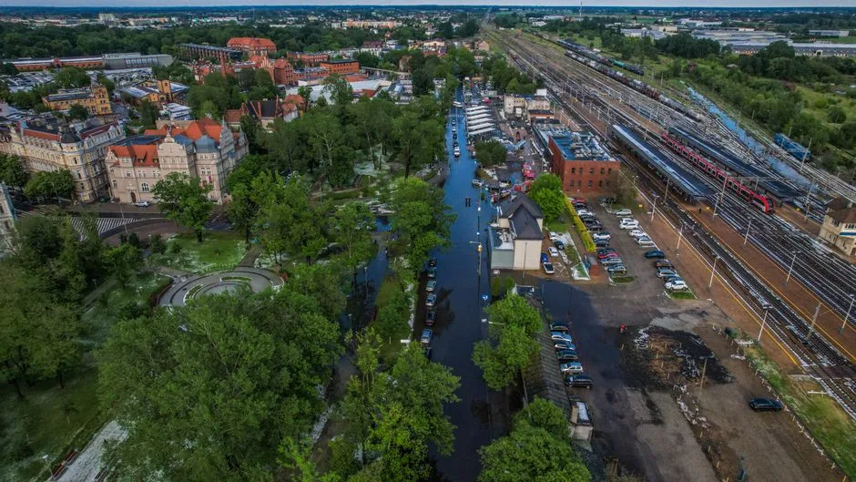 Recorduri meteorologice extreme: de la căldură la ninsoare în doar 24 de ore