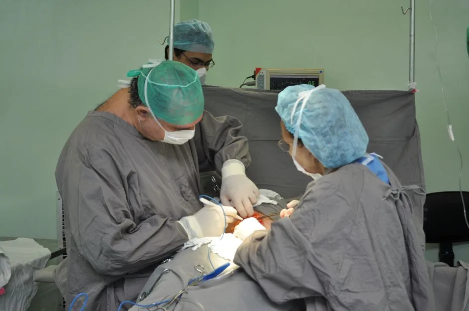 Papa Leon a fost operat cu succes după diagnosticarea cu cancer pulmonar
