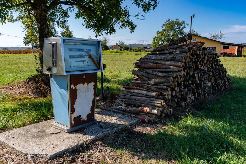 Prețul benzinei scade în marile orașe ale României: detalii despre costurile din București, Iași, Cluj-Napoca, Timișoara și Constanța