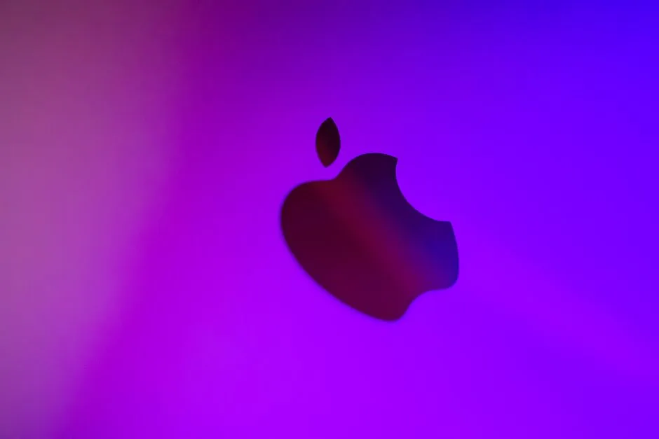 Apple îmbunătățește Siri: Cinci limbi noi pentru utilizatorii din întreaga lume