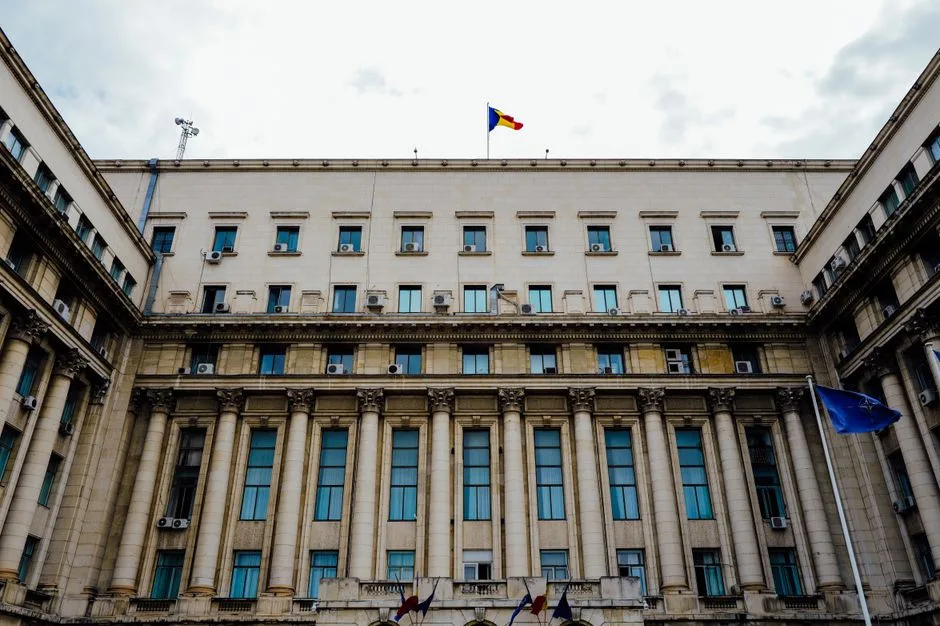 Guvernul român pregătește o reformă semnificativă a pensiilor în două etape